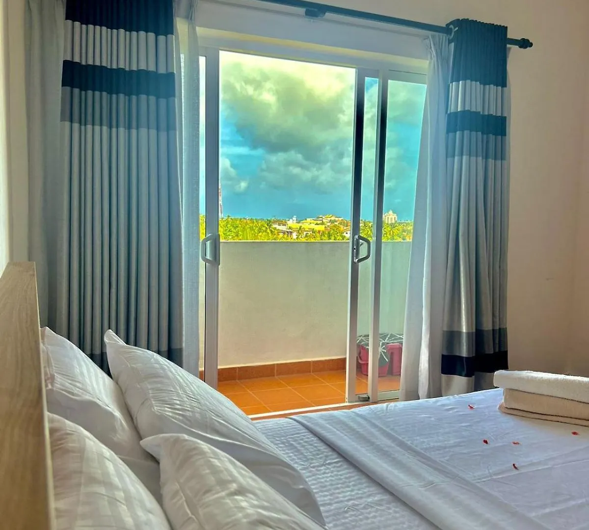 Aeonsky Apartment Negombo Beach And Airport Sri Lanka